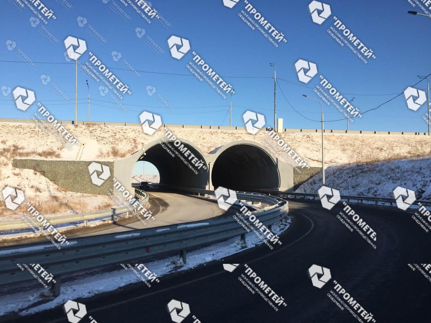 Завершили строительство арки на трассе Тюмень - Омск